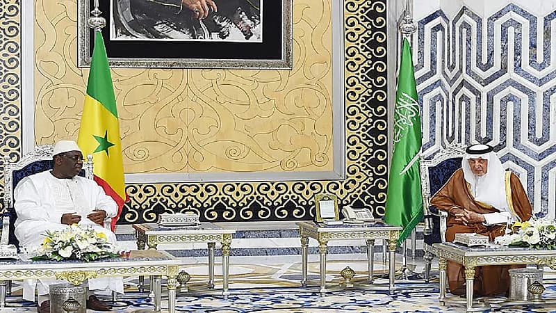 بالصور.. رئيس السنغال يصل جدة