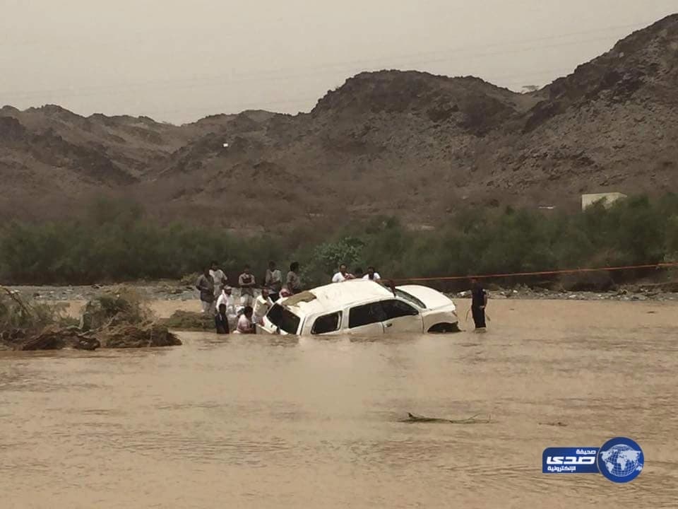 سقوط الأمطار علي وادي قنونا يتسبب في اسقاط ١٥ سيارة خلال 3 ايام