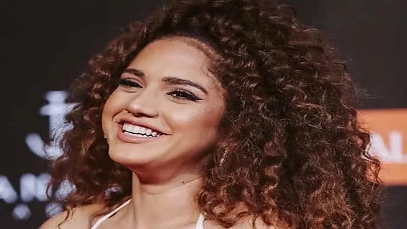 رنا رئيس تكشف عن سر عدم ارتباطها ومواصفات فتى أحلامها