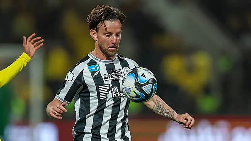 الشباب يخسر جهود راكيتيتش أمام الاتحاد