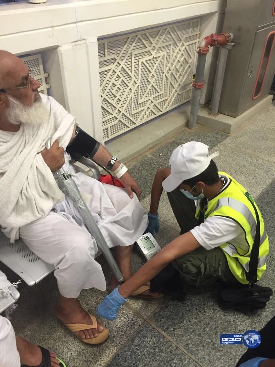 فريق “غوث السعودي” يشارك الدفاع المدني في خدمة ضيوف الرحمن