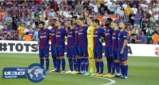 شجرة بلوط عملاقة تسحق منزل.. والأسرة تنجو بأعجوبة