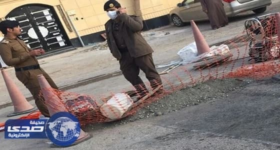 بالصور..مصرع عامليْن اثر سقوطهما في حفرة صرف صحي بالرياض