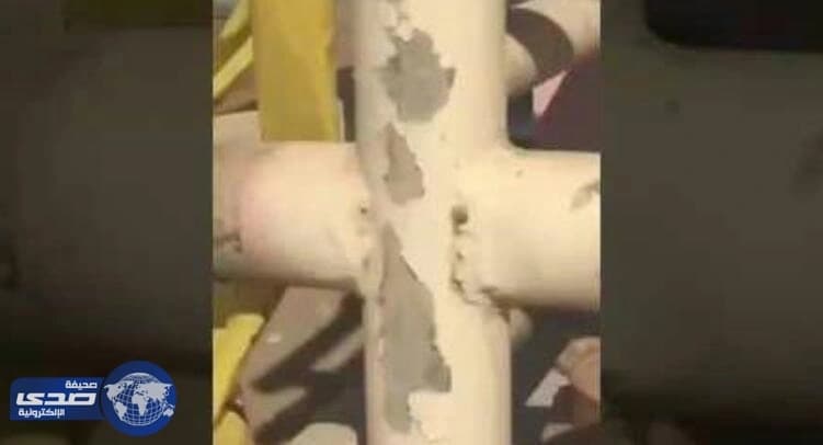 فيديو مؤثر ...سيدة تروي تفاصيل سقوط ابنها في غرفة صرف صحي