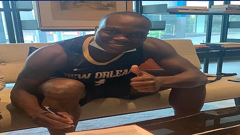 فينسنت أبوبكر مهدد بالشطب بسبب اتهامة بالتلاعب في المباريات