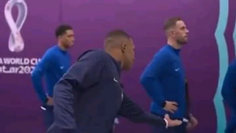 بالفيديو.. تجاهل ووكر وهندرسون مصافحة مبابي في المونديال