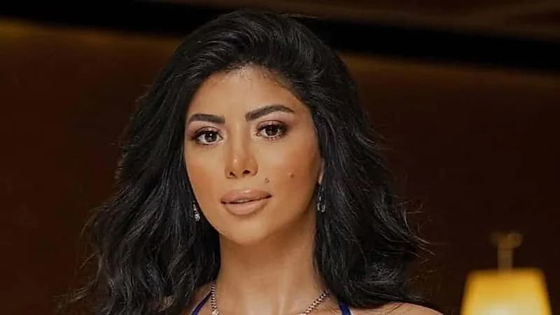 شاهد.. إطلالة أنيقة للفنانة كارولين عزمي تثير إعجاب جمهورها