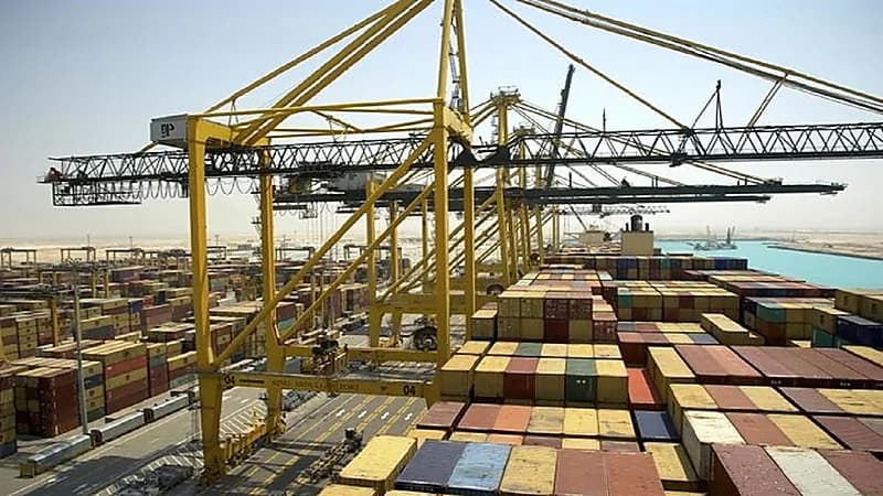 "الجمارك" تقيم مزاد علني لبيع "سكراب"