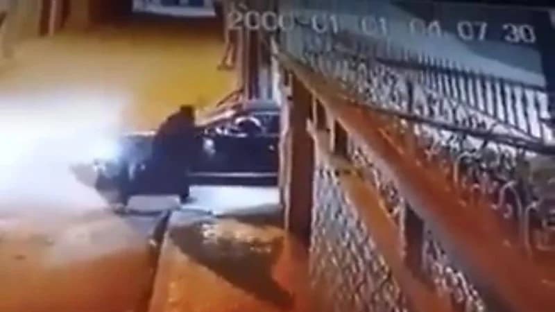 شاهد.. اغتيال رجل أعمال جزائري أمام زوجته