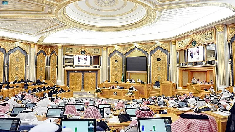 عضو شورى يطالب بتعجيل توطين مندوبي تطبيقات التوصيل