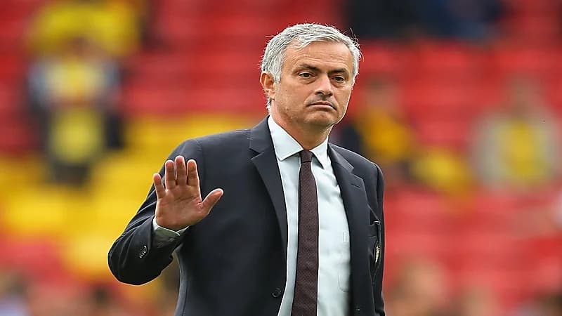 إيقاف وتغريم مورينيو 50 ألف يورو