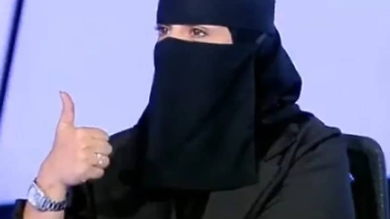 مستشارة أسرية: المشاهير يلعبون لعبة نفسية على المشاهد .. فيديو