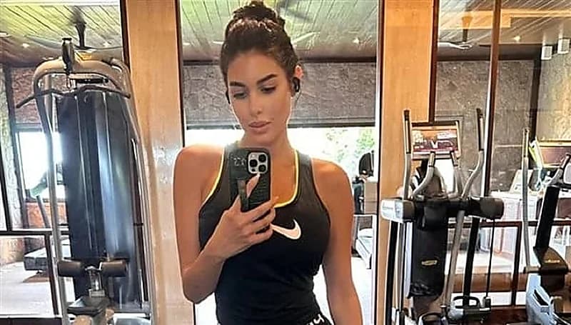 ياسمين صبري تستعرض رشاقتها داخل الجيم