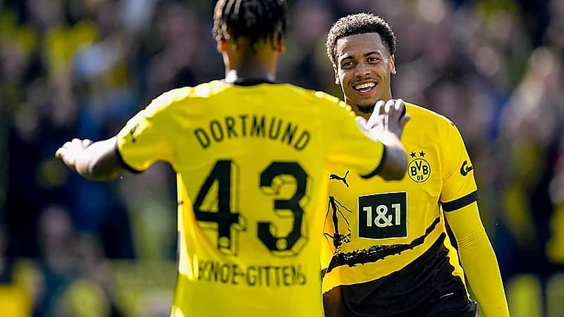 بروسيا يتغلب على أوغسبورغ بخماسية