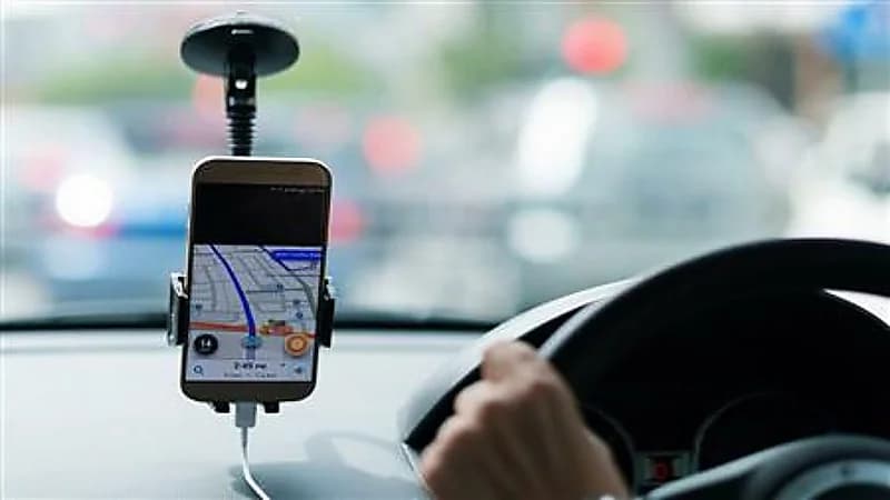 الحبس عام وغرامة 50 ألف ريال لسائق تطبيقات أدين بالتحرش