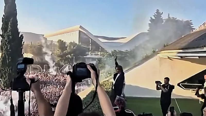 استقبال حافل من جماهير هايدوك لراكيتيتش .. فيديو