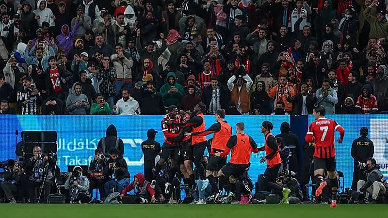 ميلان يواجه إنتر ميلان في نهائي السوبر الإيطالي