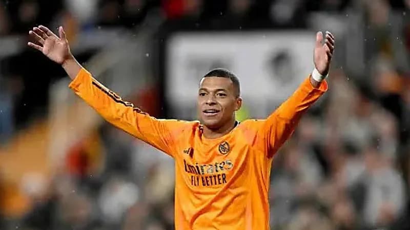 خطأ بشري يحرم مبابي من هدف صحيح أمام فالنسيا ..فيديو