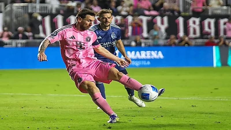 هيوستن يكرم جماهيره بتذاكر مجانية بعد غياب ميسي