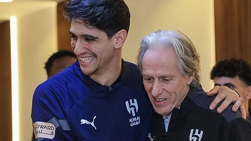 بونو يوجه رسالة مؤثرة لجيسوس بعد إقالته