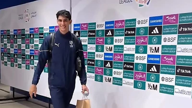 بونو يعتذر للإعلاميين: ما أقدر صوتي راح في المباراة .. فيديو