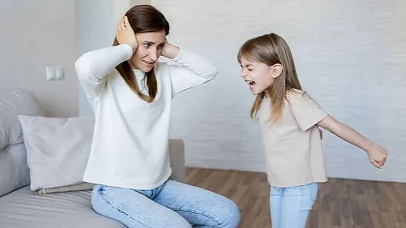 طبيبة أطفال توضح متى يجب أن تستسلم لرغبات طفلك .. فيديو