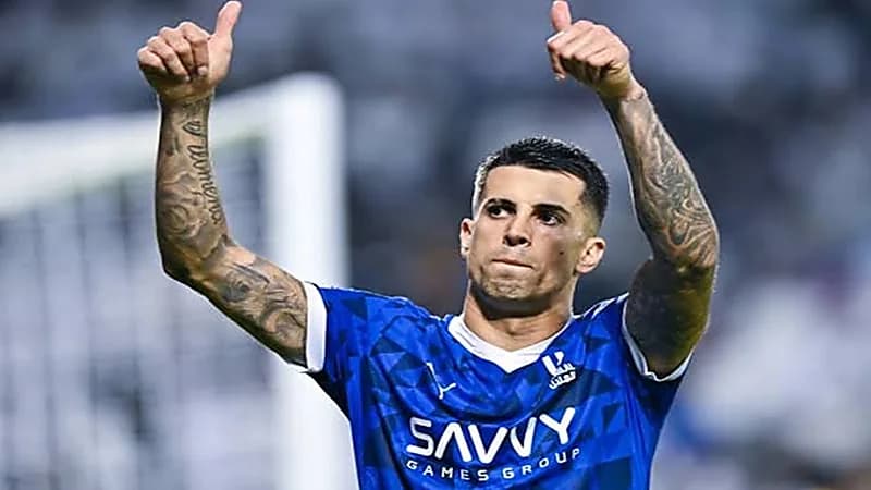 كانسيلو يُثير الجدل في المكسيك والهلال يخطف الأضواء من الريال