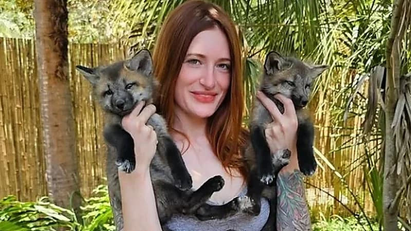 مؤثرة أمريكية تنهي حياتها بسبب التنمر