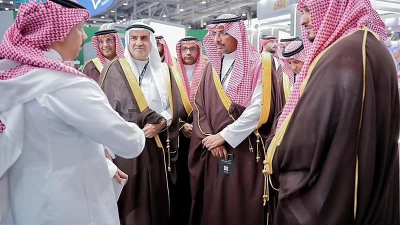 وزير الصناعة يختتم زيارته الرسمية لروسيا.. فيديو