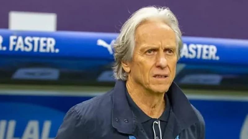 خيسوس يرغب في ضم ظهير أيسر لدعم صفوف الفريق