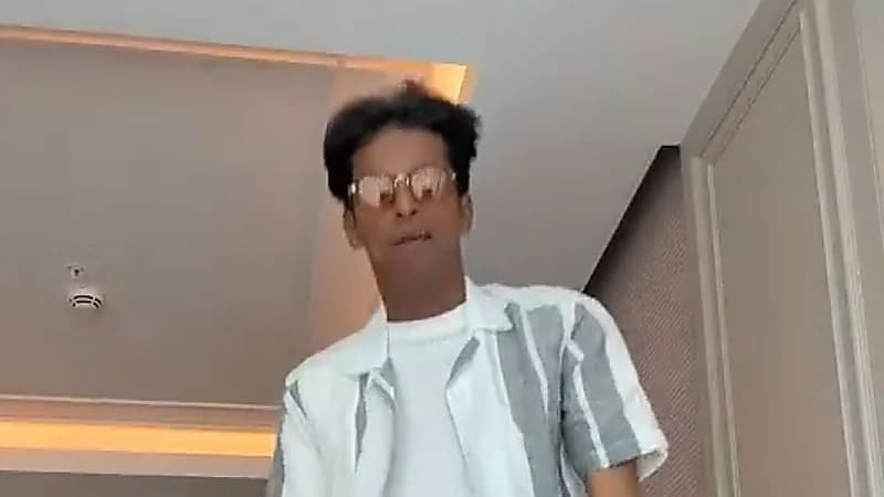 قعيد المجد يتفاعل مع أغنية "أنا بطلع أنت تنزل" ..فيديو