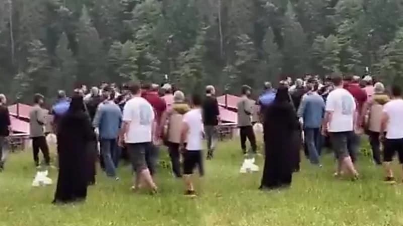 أتراك يعتدون على عائلة سعودية في منطقة إيدر..فيديو