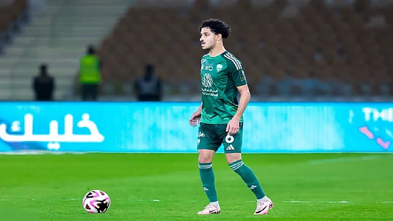 الأهلي يوافق على إعارة الحريجي للتعاون