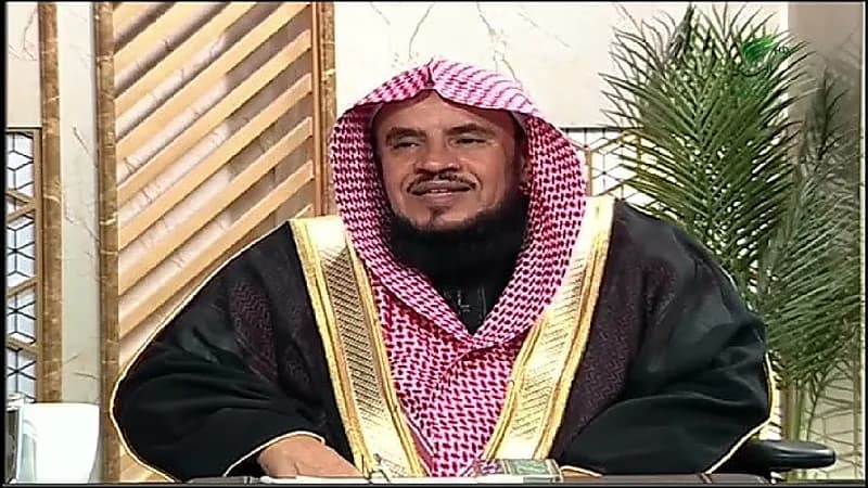 السبر: يجوز قلب السجادة المزركشة أثناء الصلاة.. فيديو