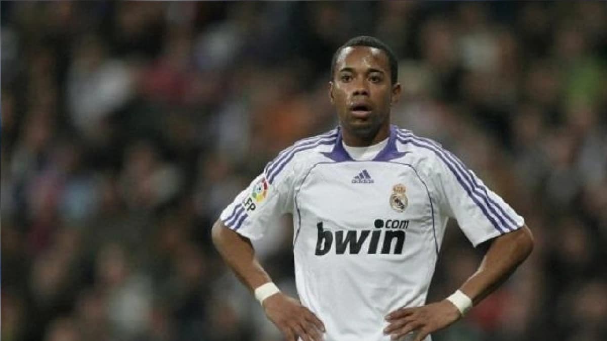 نجم ريال مدريد السابق :  أعيش في السجن بين القتلة والمجرمين كشخص عادي