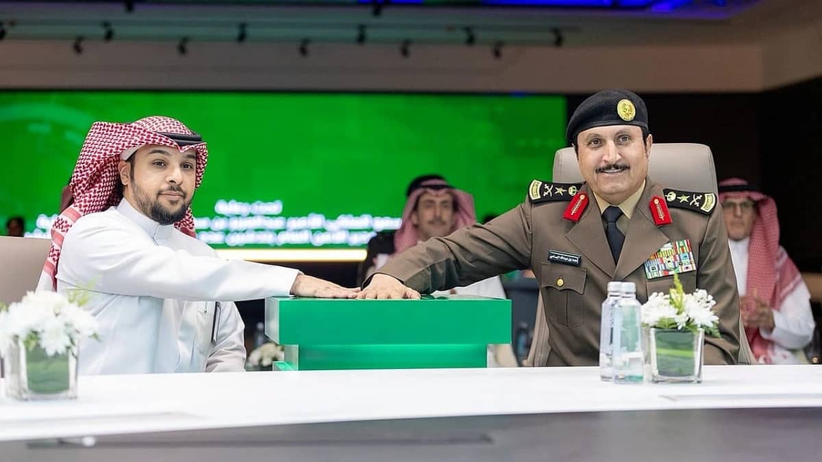 تدشين خدمات محفظة لوحات المركبات الرقمية عبر منصة أبشر .. صور