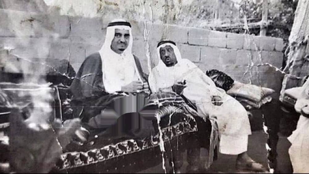 صورة تاريخية نادرة للملك فهد برفقة الأمير تركي السديري قبل 64 عامًا