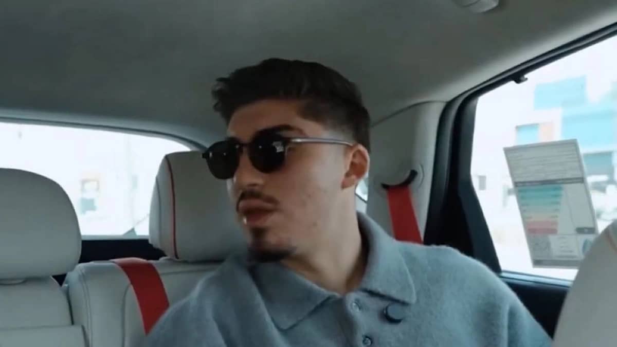 يوسف أكتشيشيك:عندما وصلني عرض الهلال اتصلت بـ ديميرال على الفـور..فيديو