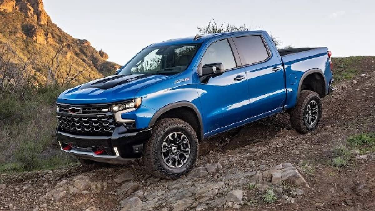 جنرال موتورز تطور محركات V8 هجينة لشاحنات الجيل الجديد