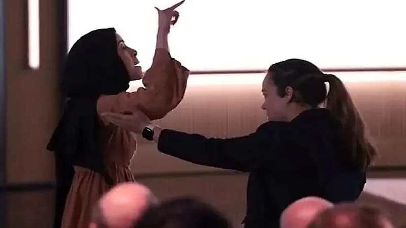 ملياردير كويتي يعرض وظيفة على شابة مغربية بعد فضحها لمايكروسوفت