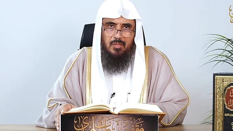 الشيخ الخثلان يوضح حكم صلاة الجمعة إذا وافقت عيد الأضحى