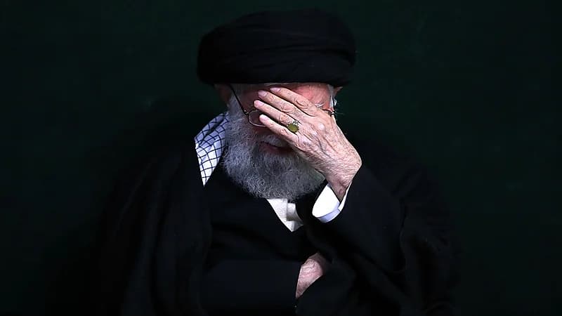 المعارضة الإيرانية تتبنى الهجوم على خامنئي عبر التلفزيون الرسمي