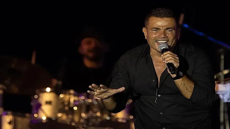 خلال ساعة.. نفاد تذاكر حفل عمرو دياب