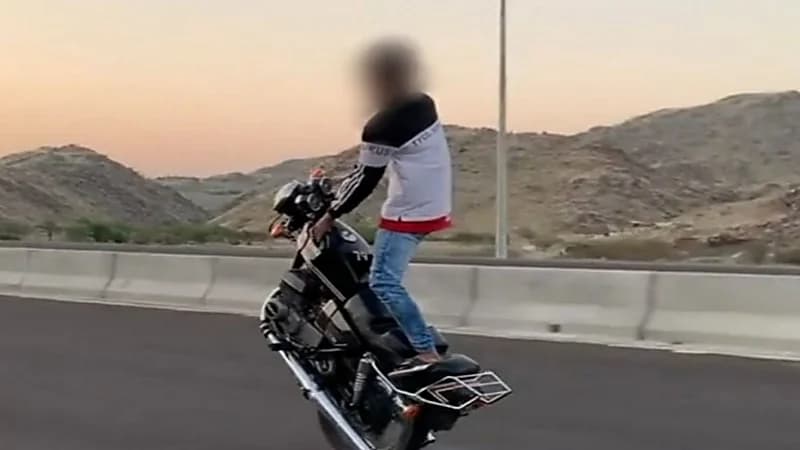 مصير قائد دراجة آلية نشر مخالفته عبر وسائل التواصل في مكة