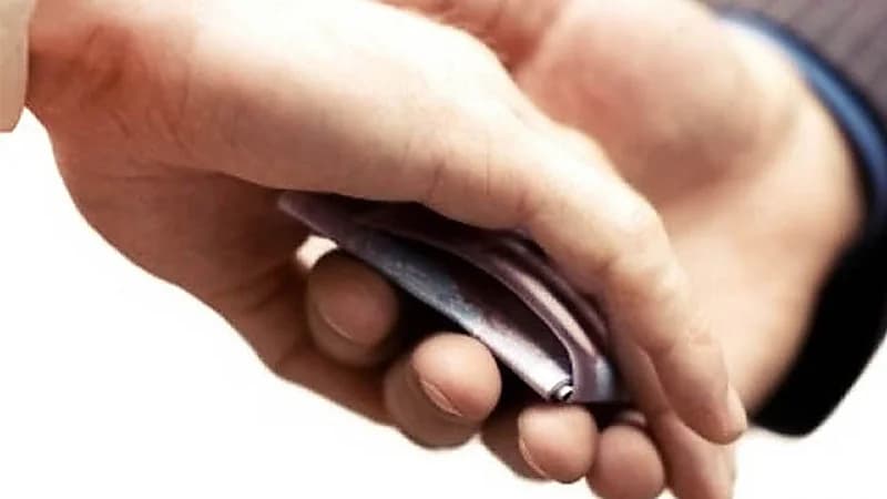 مدى أحقية أخذ وكيل البائع جزء من عمولة السعي