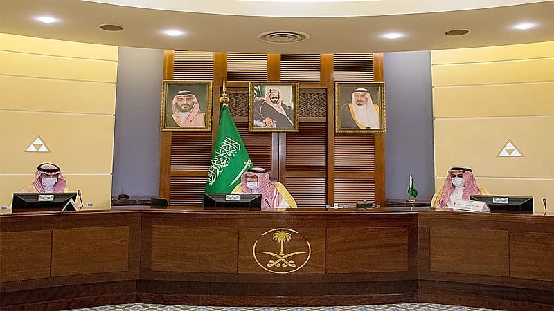 بالصور.. أمير القصيم يترأس اجتماع مجلس أمناء المركز العلمي