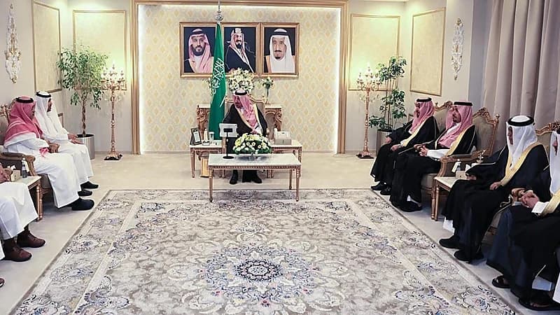 أمير نجران يدشّن مبادرة الربط الإلكتروني لنظام الاتصالات الإدارية بين الداخلية والإمارة