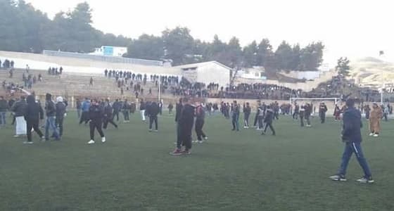 مقتل شخص طعنا إثر اشتباكات دامية بمباراة كرة قدم في الجزائر
