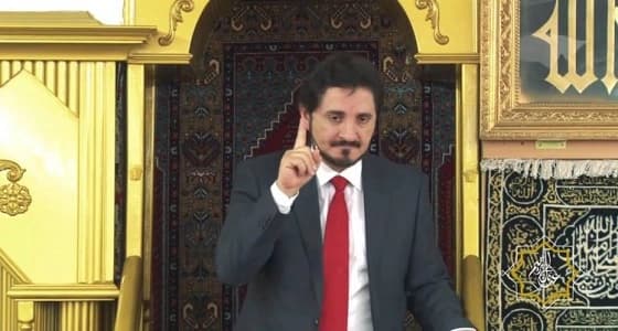 إيقاف عدنان إبراهيم ومنعه من الظهور الإعلامي بالمملكة