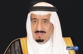 بالفيديو.. سقوط " سن " شاعر فجأة على الهواء